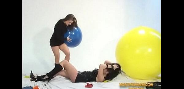  Balloon sandwiching